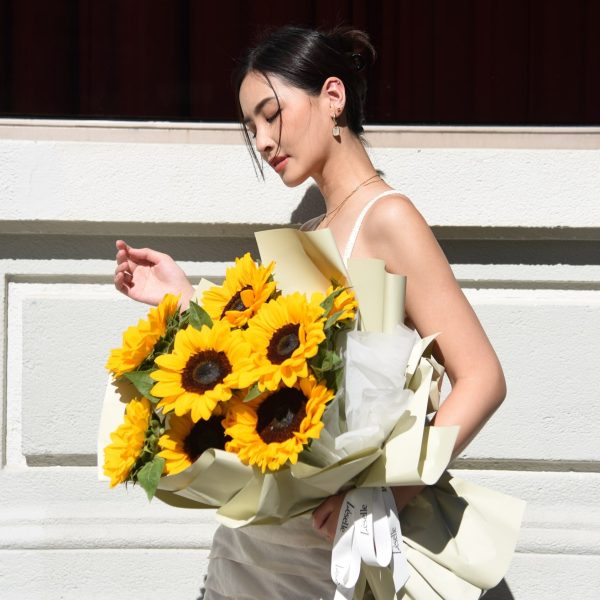 Fresh Flower Bouquet - Classic Sunflowers (XXL) - Image 2
