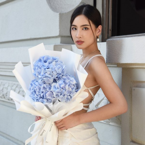 Fresh Flower Bouquet - Azure Blue Hydrangea (M) - Image 2