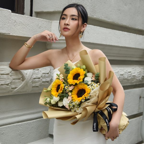 Fresh Flower Bouquet - Classic Sunflowers (L) - Image 2