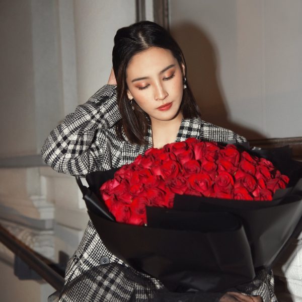 Fresh Flower Bouquet - Classic Red Roses (Black Wrapper) - 33/50/99 Roses - Image 2