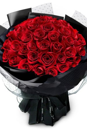 Fresh Flower Bouquet - Classic Red Roses (Black Wrapper) - 33/50/99 Roses